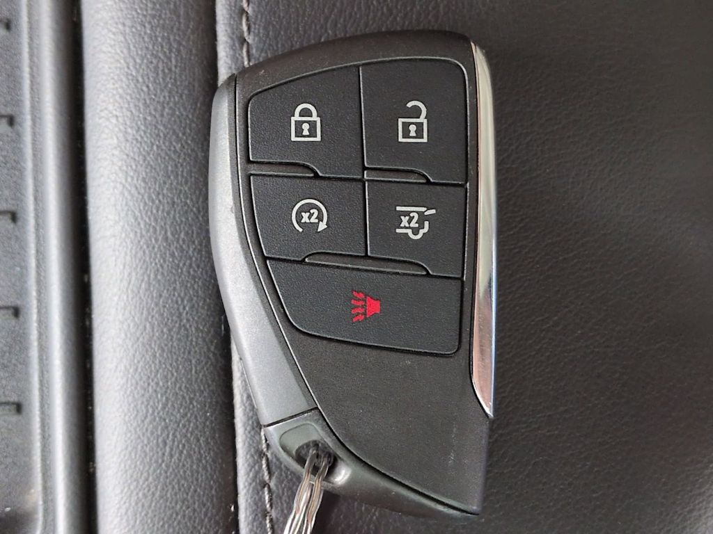 Thumbnail: 2022 GMC Yukon XL - 18