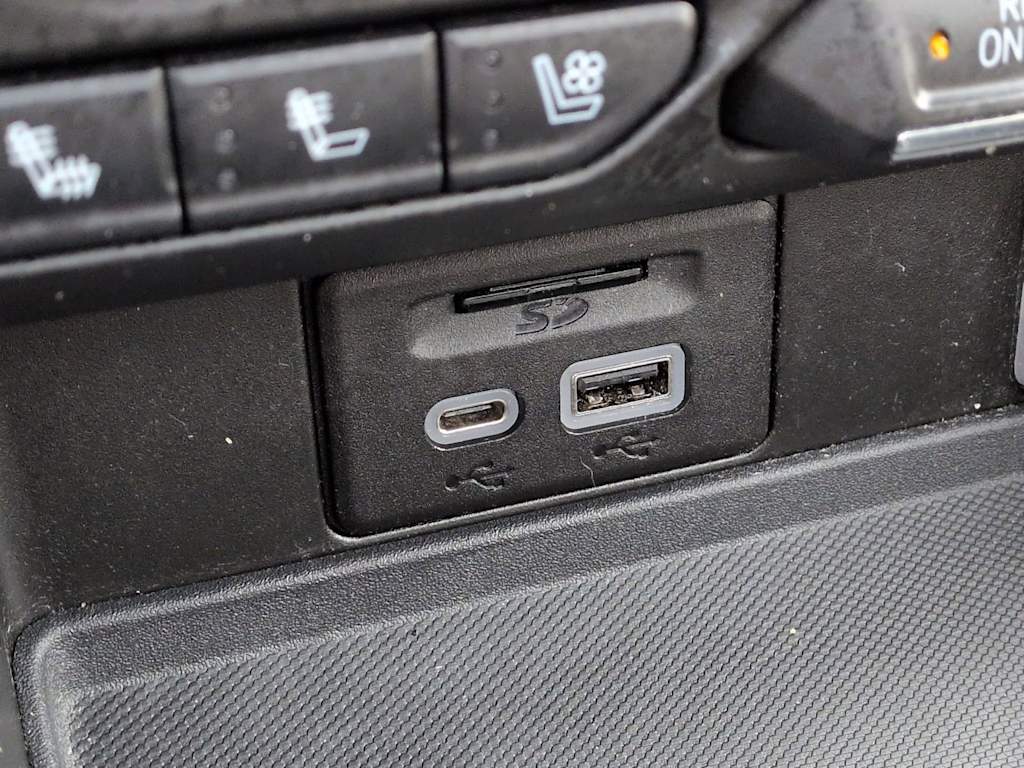 Thumbnail: 2021 GMC Yukon XL - 37