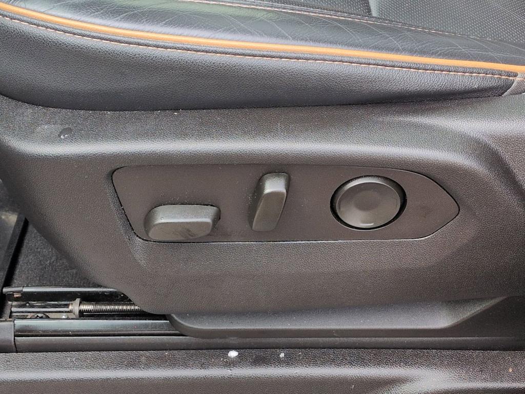 Thumbnail: 2021 GMC Yukon XL - 25