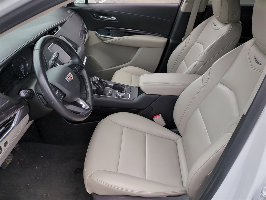 Thumbnail: 2019 Cadillac XT4 - 10