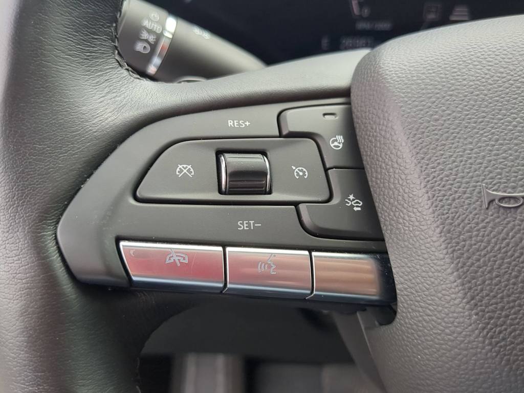 Thumbnail: 2024 Cadillac XT4 - 33