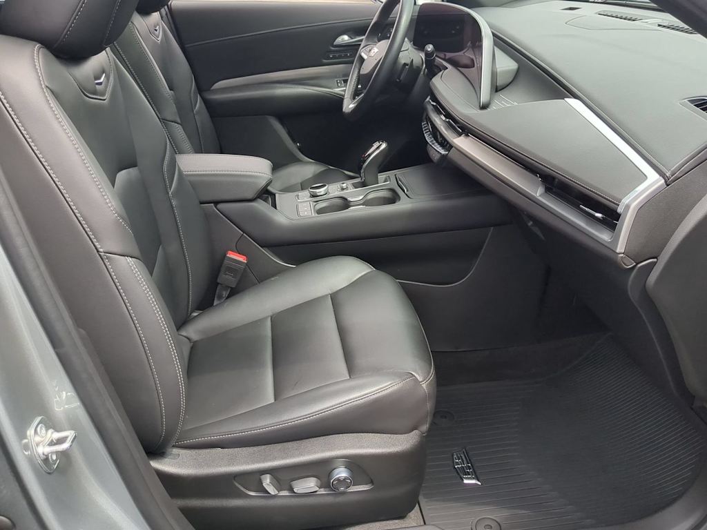 Thumbnail: 2024 Cadillac XT4 - 11