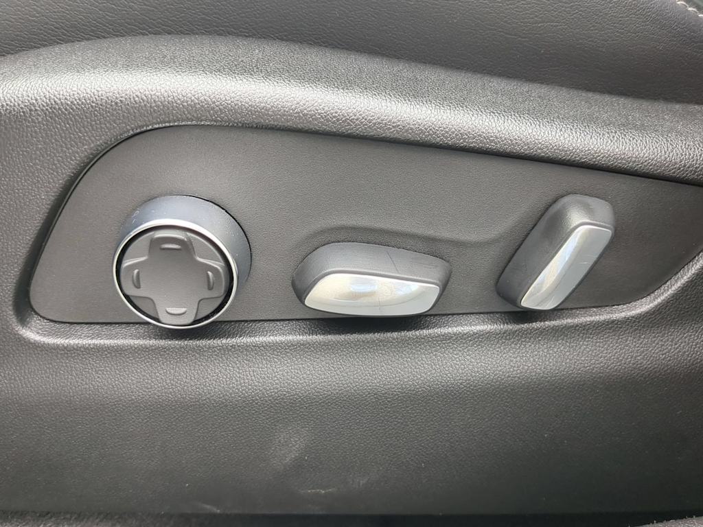 Thumbnail: 2024 Cadillac XT4 - 28