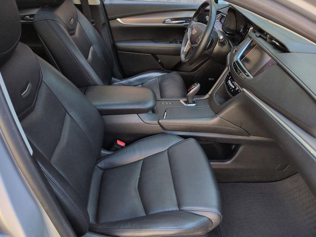 Thumbnail: 2018 Cadillac XT5 - 32