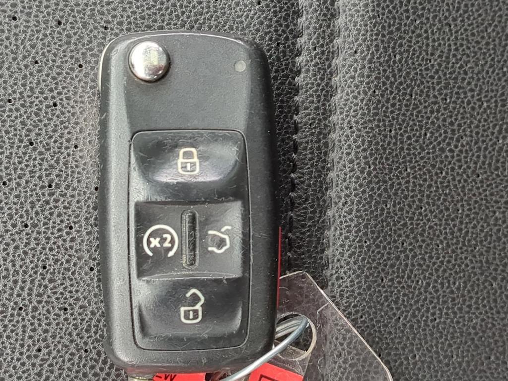 Thumbnail: 2022 Volkswagen Passat - 36