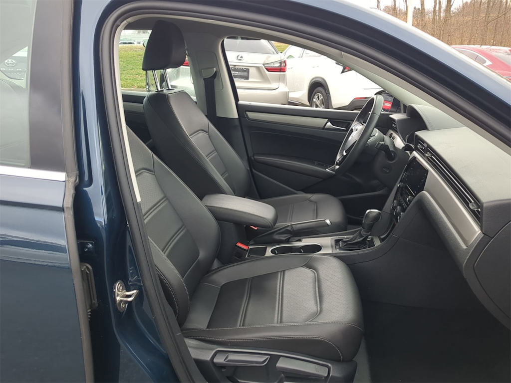 Thumbnail: 2022 Volkswagen Passat - 11