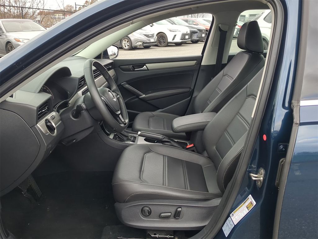 Thumbnail: 2022 Volkswagen Passat - 10