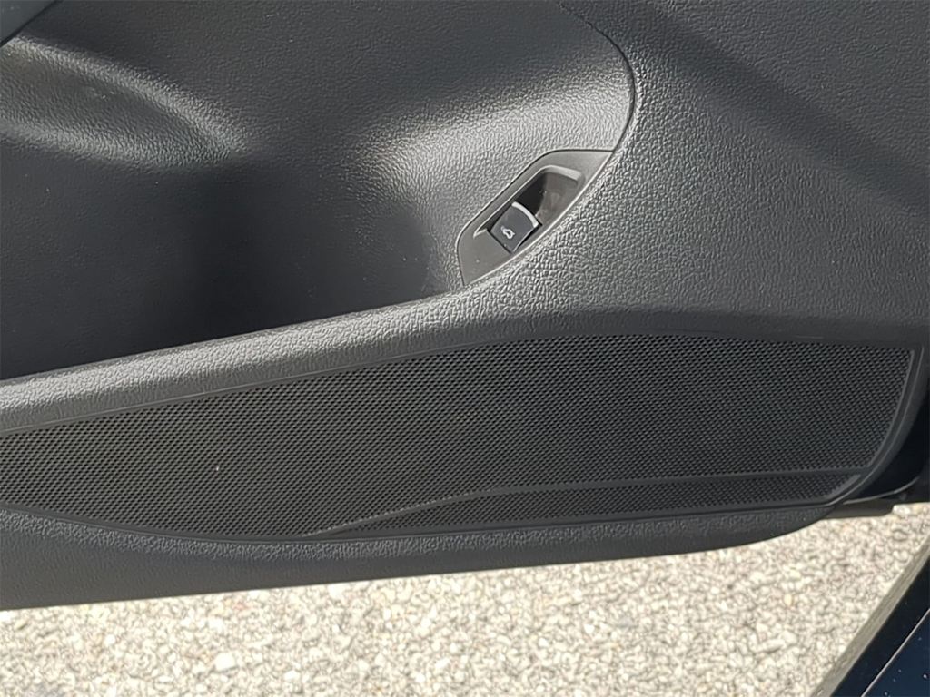 Thumbnail: 2022 Volkswagen Passat - 34