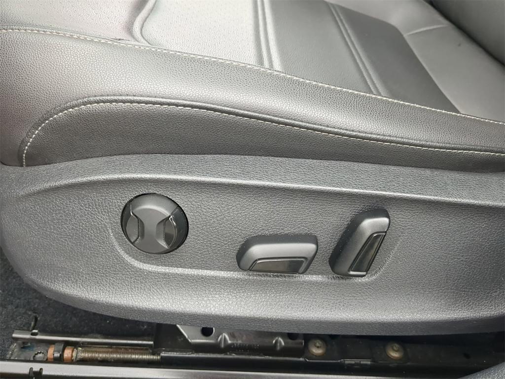 Thumbnail: 2022 Volkswagen Passat - 26