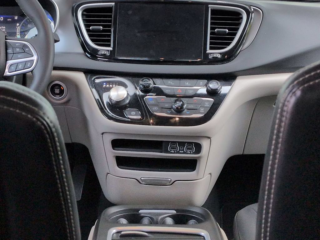 Thumbnail: 2024 Chrysler Pacifica - 33