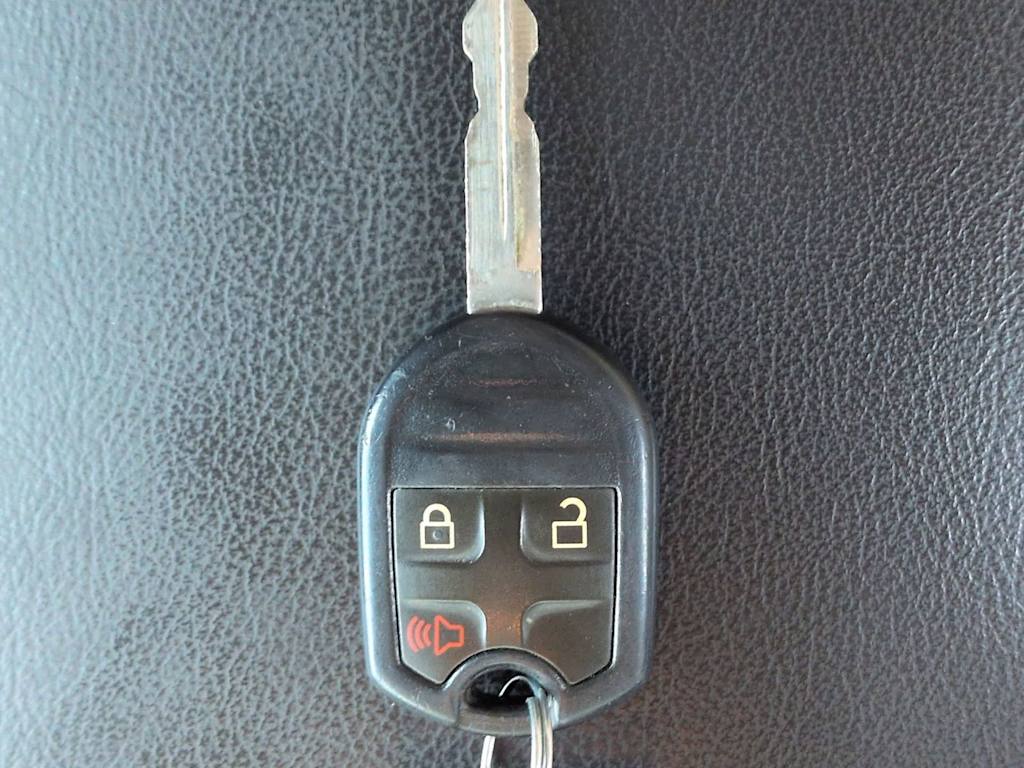 Thumbnail: 2012 Ford Edge - 18