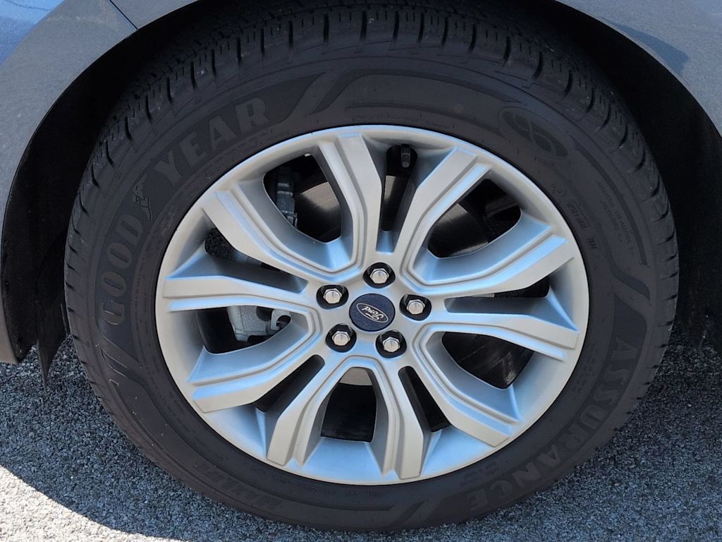 Thumbnail: 2019 Ford Edge - 8