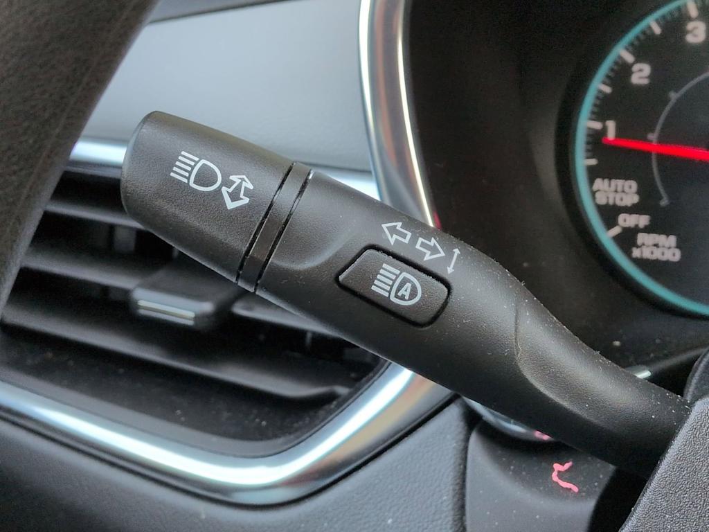 Thumbnail: 2022 Chevrolet Equinox - 32