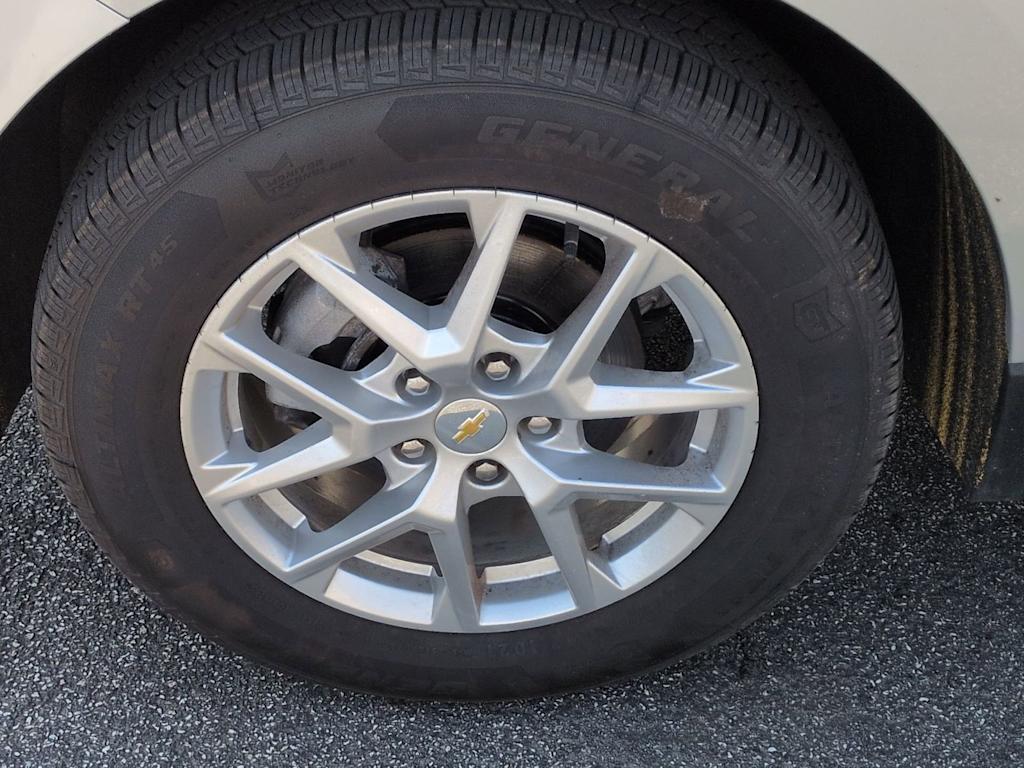 Thumbnail: 2022 Chevrolet Equinox - 8