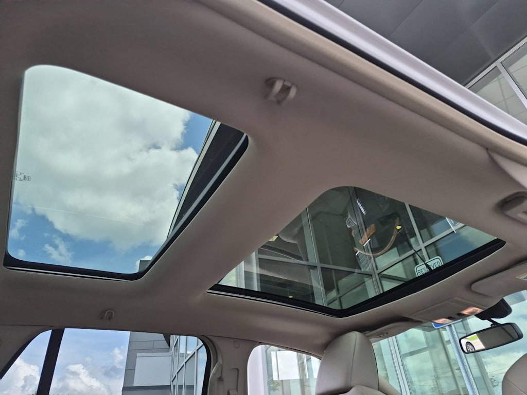 Thumbnail: 2012 Lincoln MKX - 32