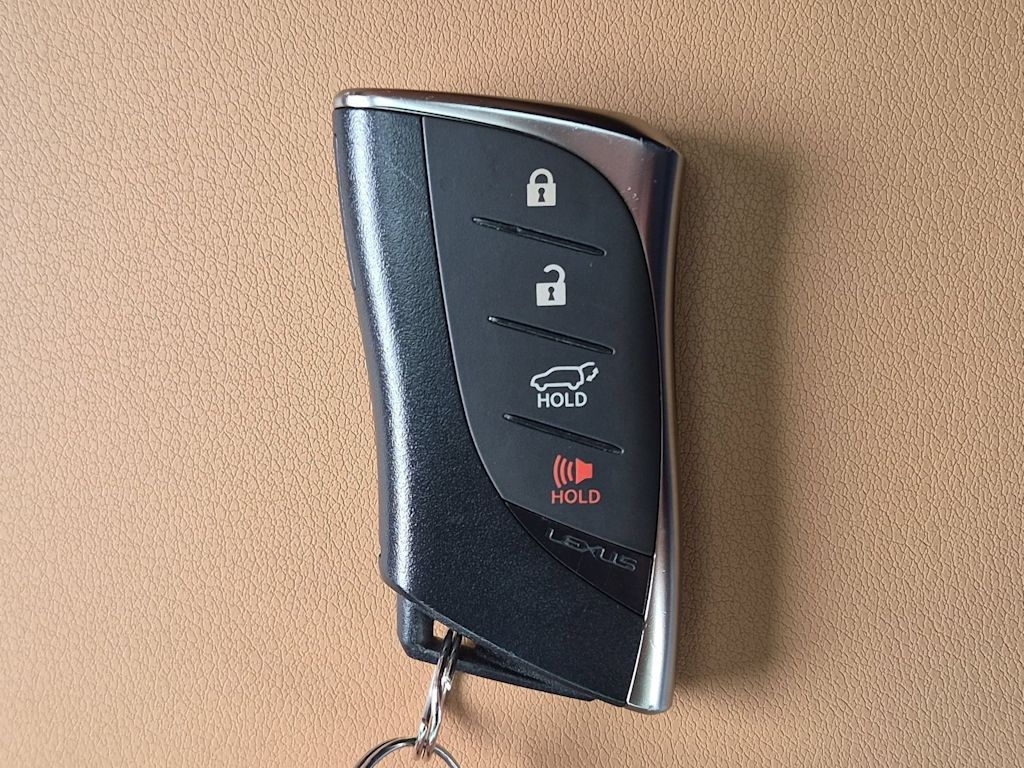 Thumbnail: 2024 Lexus ES - 18