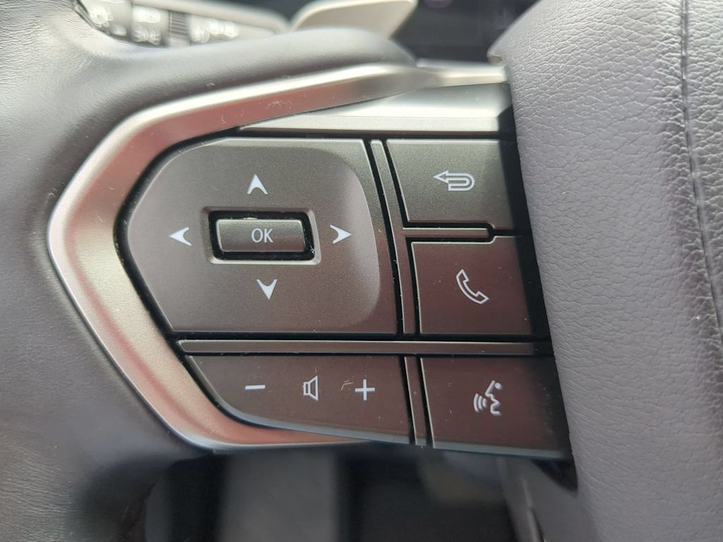 Thumbnail: 2025 Lexus ES - 32