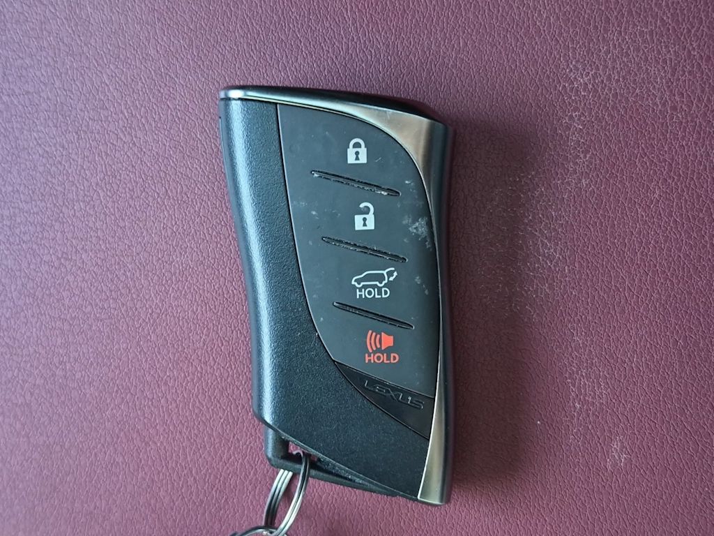 Thumbnail: 2025 Lexus ES - 18