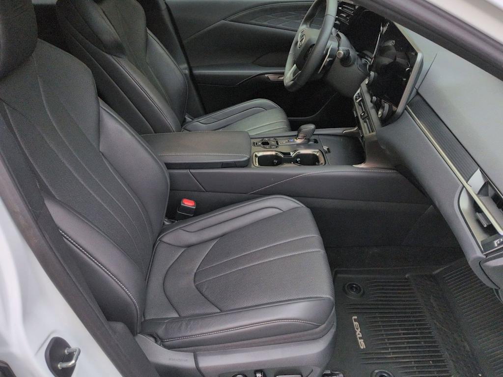 Thumbnail: 2023 Lexus RX - 31