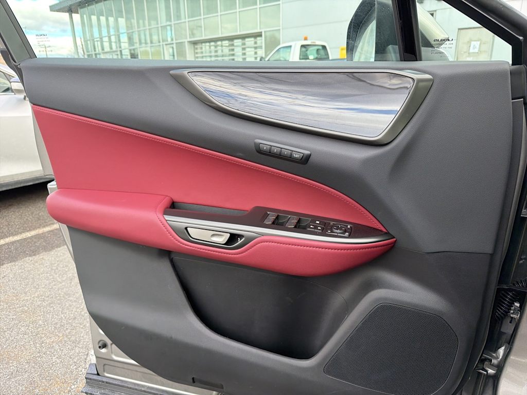 Thumbnail: 2025 Lexus ES - 18