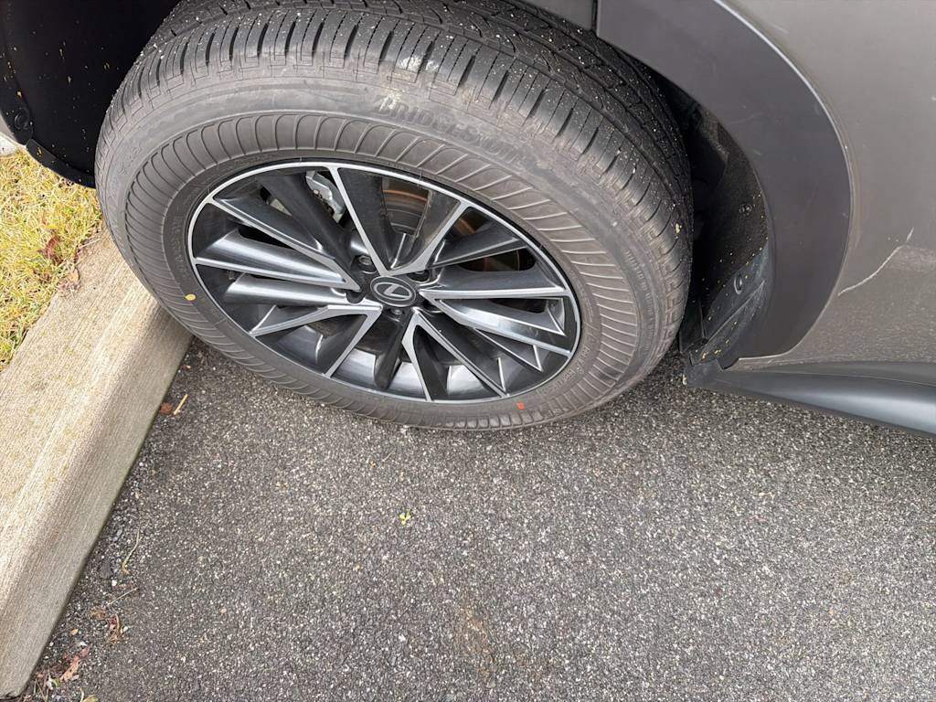 Thumbnail: 2025 Lexus ES - 6