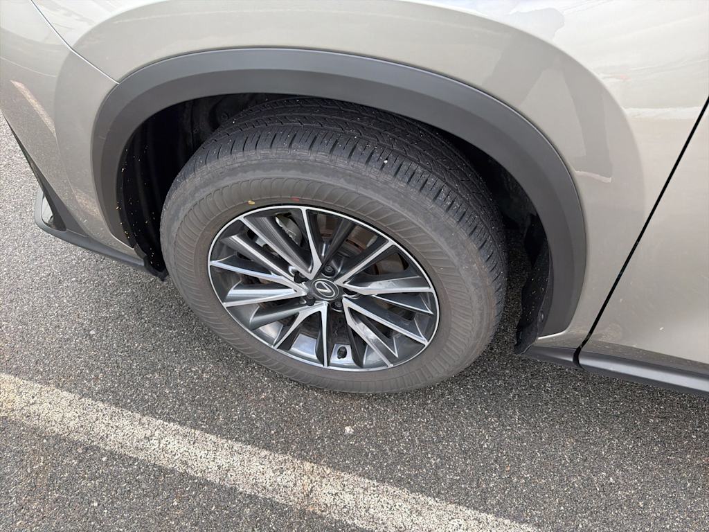 Thumbnail: 2025 Lexus ES - 15