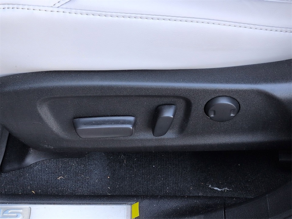 Thumbnail: 2022 Lexus RX - 26