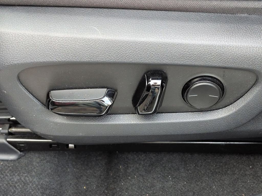 Thumbnail: 2024 Lexus ES - 26