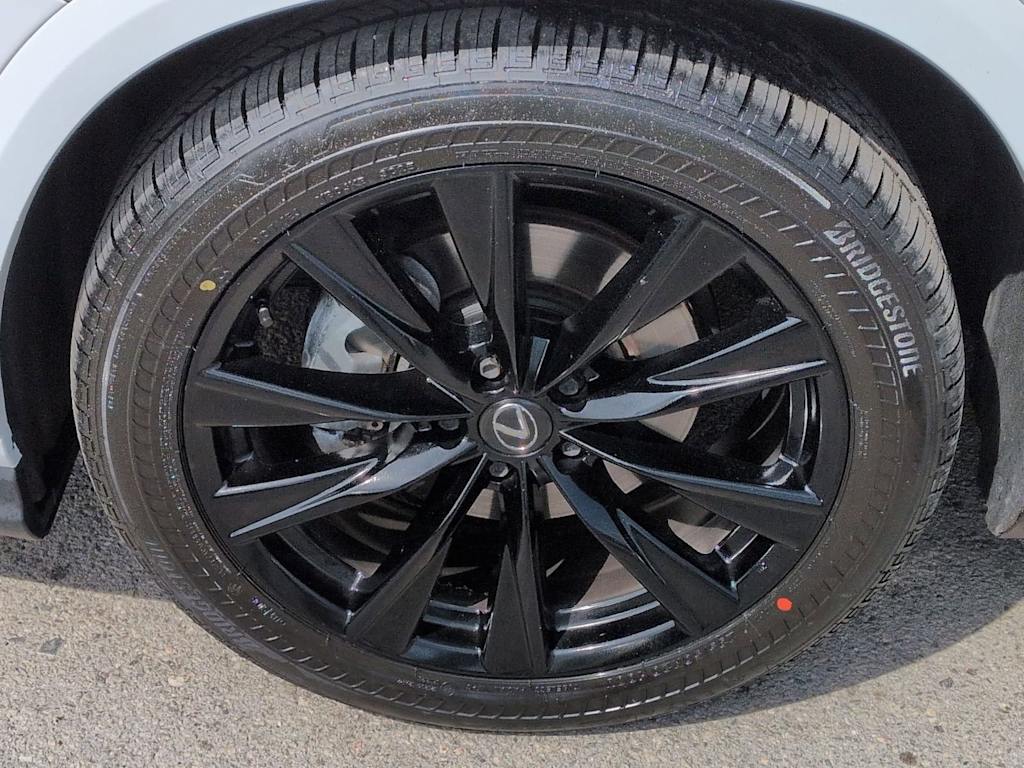 Thumbnail: 2024 Lexus ES - 8