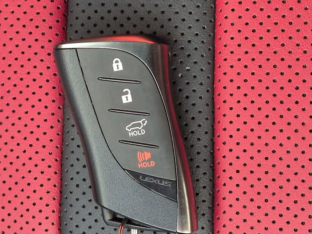 Thumbnail: 2025 Lexus ES - 18