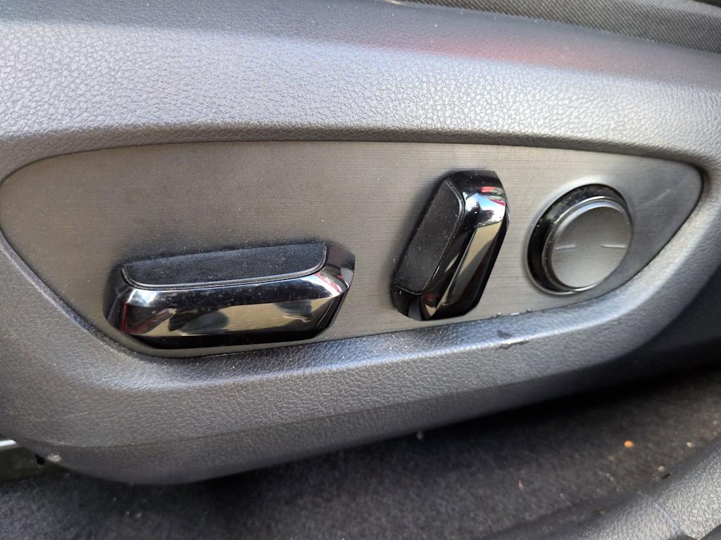 Thumbnail: 2025 Lexus ES - 27