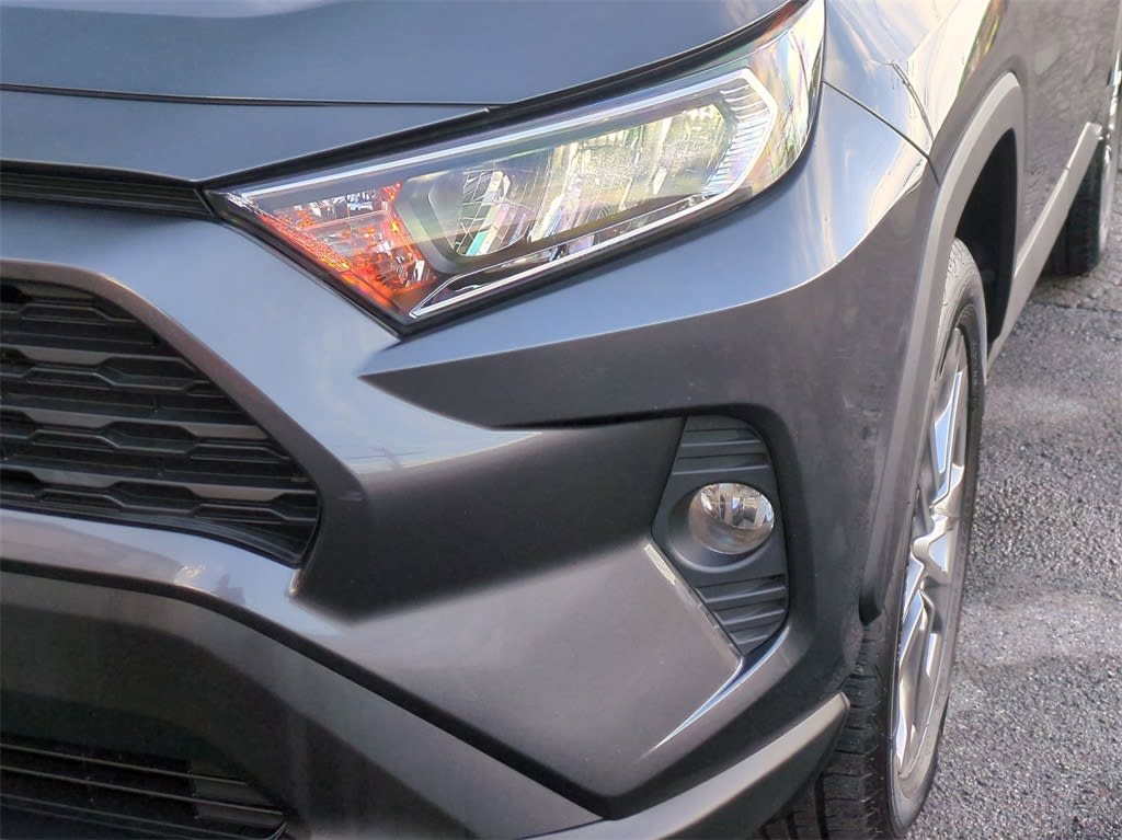 2019 Toyota RAV4 XLE Premium 25