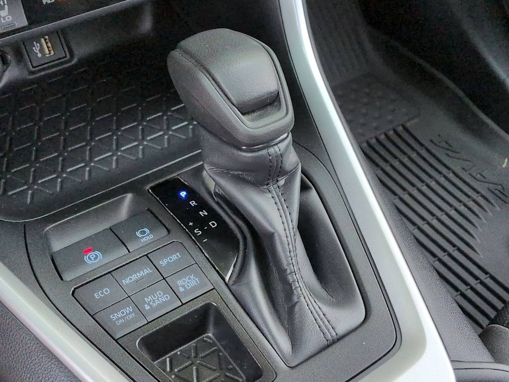 Thumbnail: 2024 Toyota RAV4 - 17