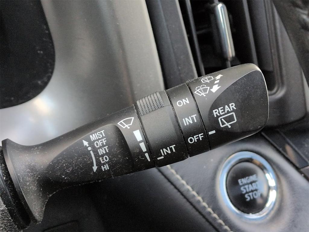 Thumbnail: 2018 Toyota RAV4 - 33