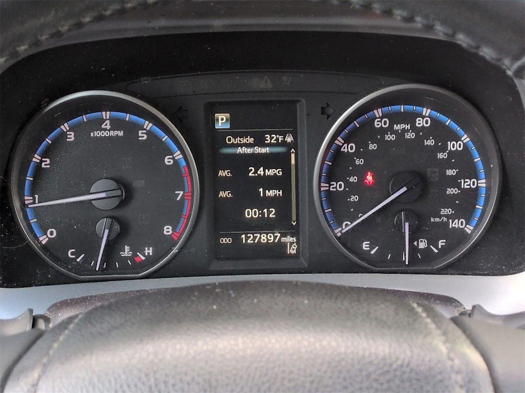 Thumbnail: 2018 Toyota RAV4 - 16