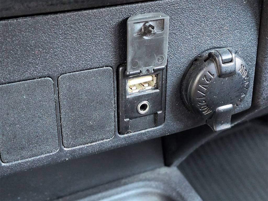 Thumbnail: 2018 Toyota RAV4 - 37