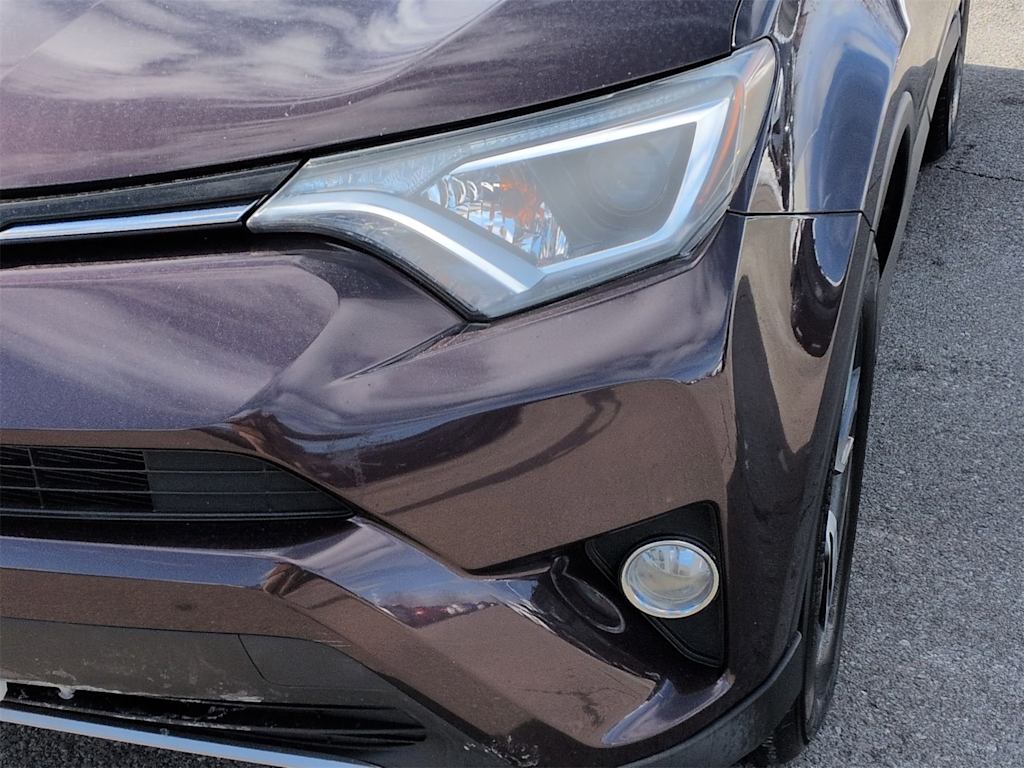 Thumbnail: 2018 Toyota RAV4 - 25