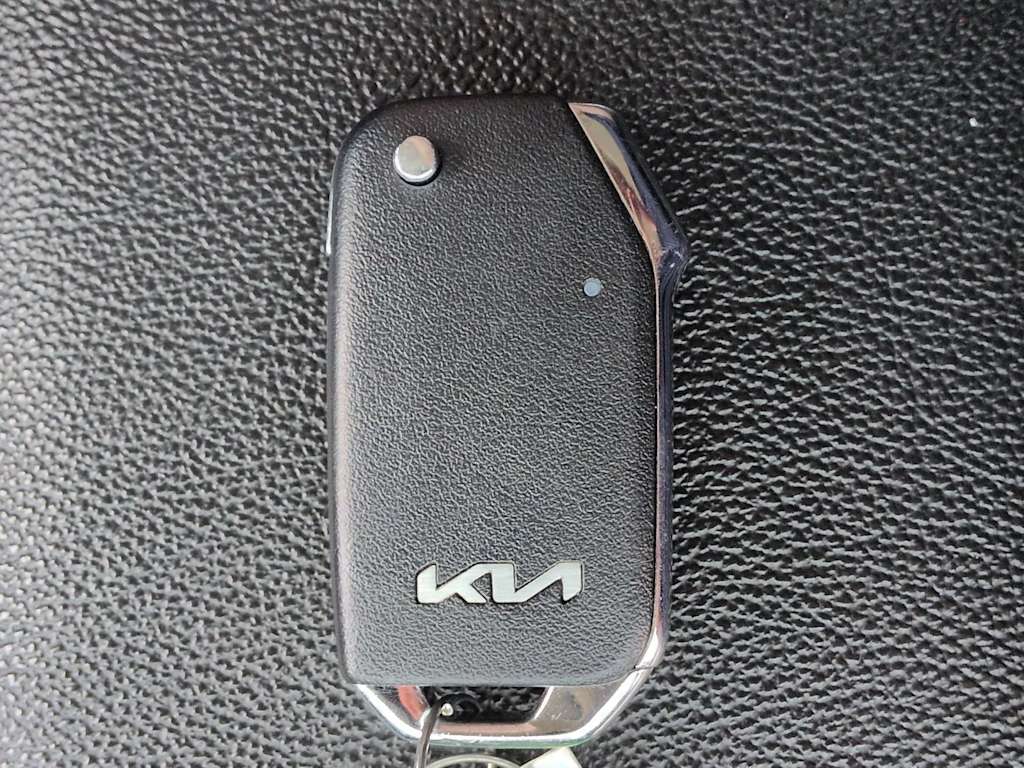 Thumbnail: 2023 Kia Forte - 19