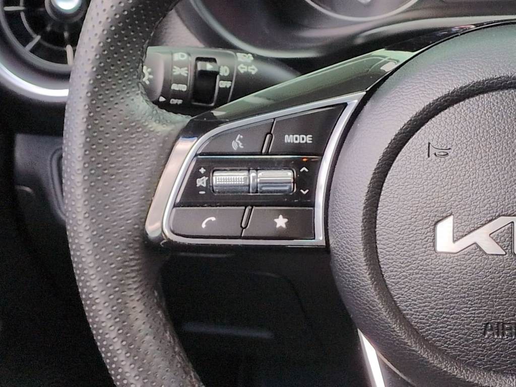Thumbnail: 2023 Kia Forte - 29