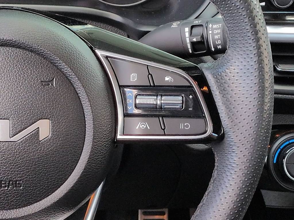 Thumbnail: 2023 Kia Forte - 30