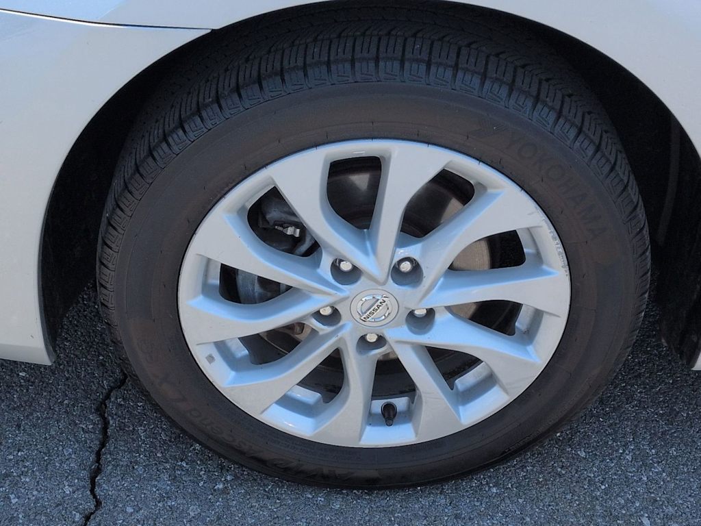 Thumbnail: 2019 Nissan Sentra - 8