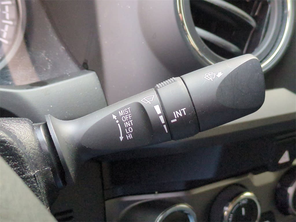 2022 Toyota Tacoma TRD Off-Road 32