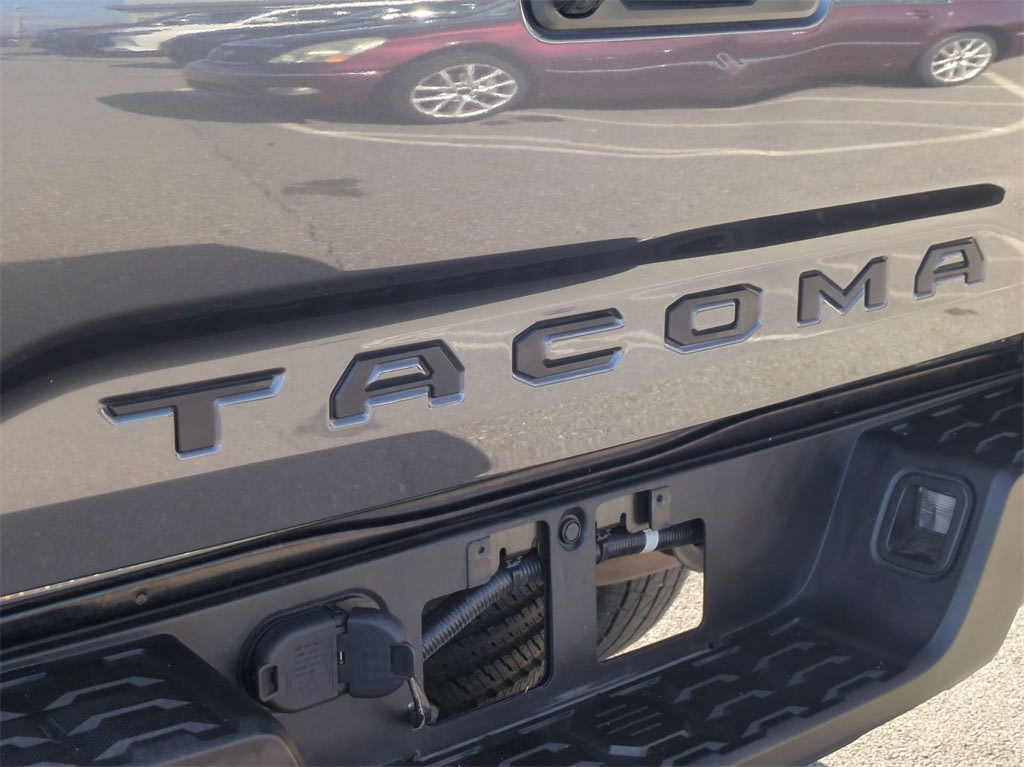 2022 Toyota Tacoma SR 26