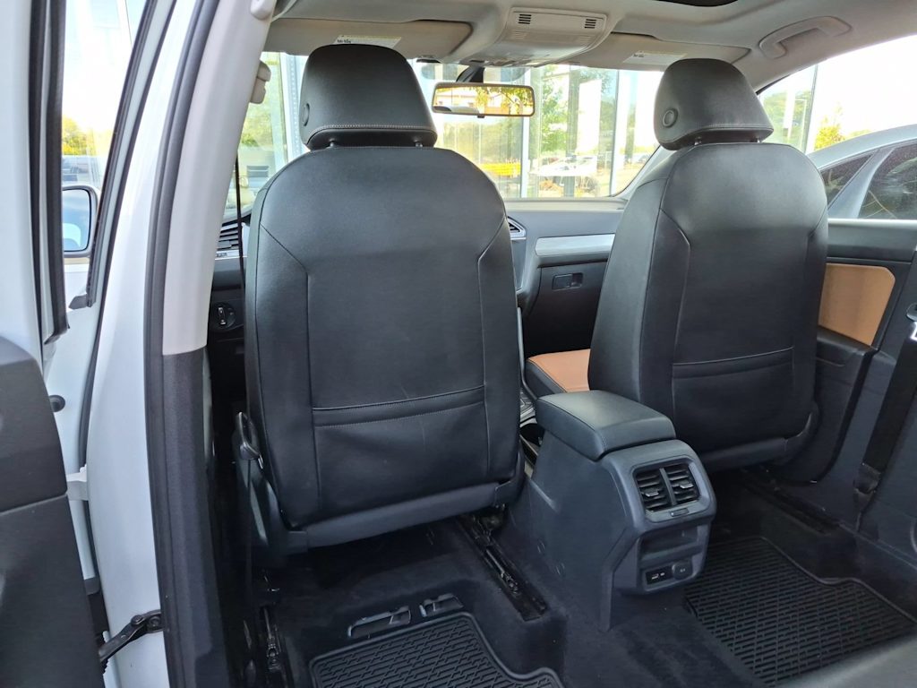 Thumbnail: 2019 Volkswagen Tiguan - 12