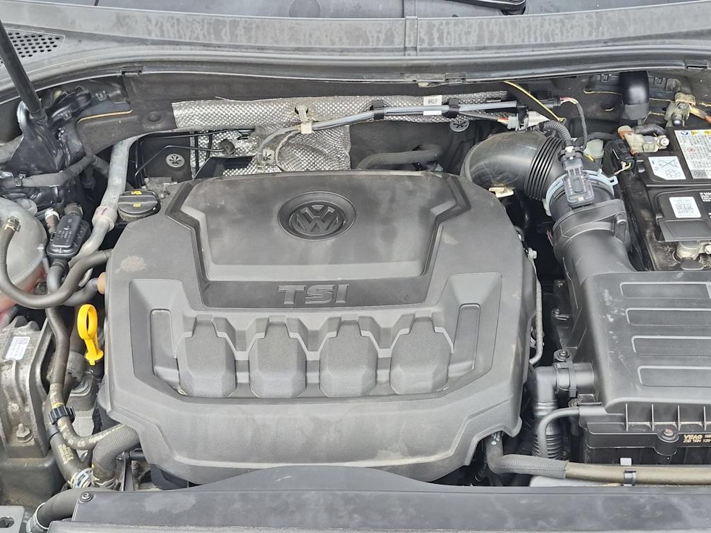 Thumbnail: 2019 Volkswagen Tiguan - 9