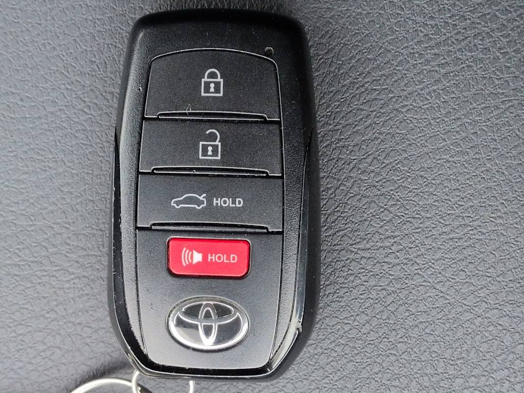 Thumbnail: 2025 Toyota Camry - 20