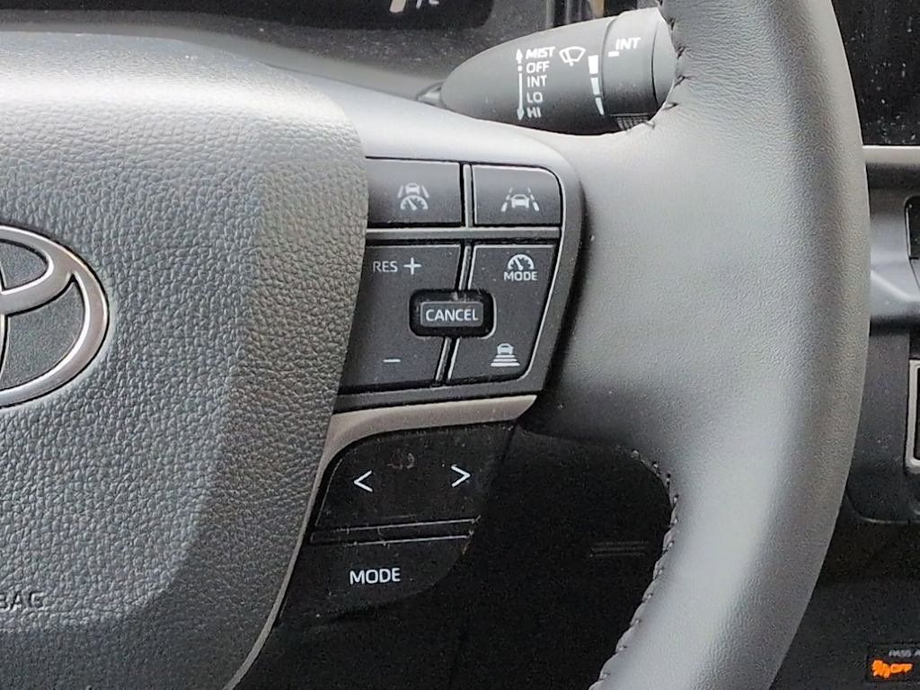 Thumbnail: 2025 Toyota Camry - 32