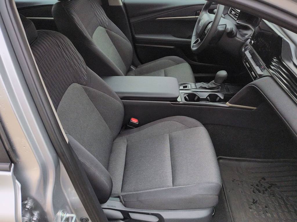 Thumbnail: 2025 Toyota Camry - 12