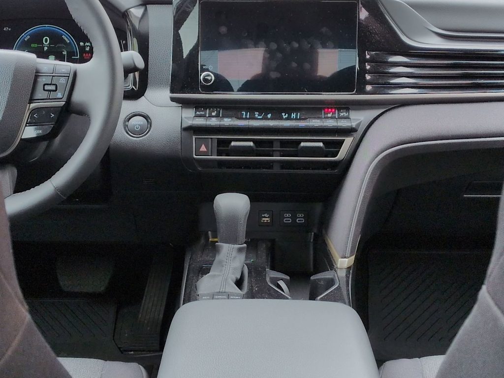 Thumbnail: 2025 Toyota Camry - 15