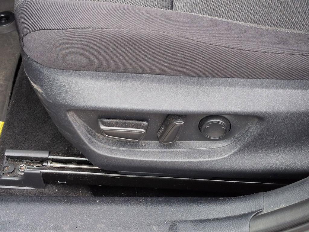 Thumbnail: 2025 Toyota Camry - 28